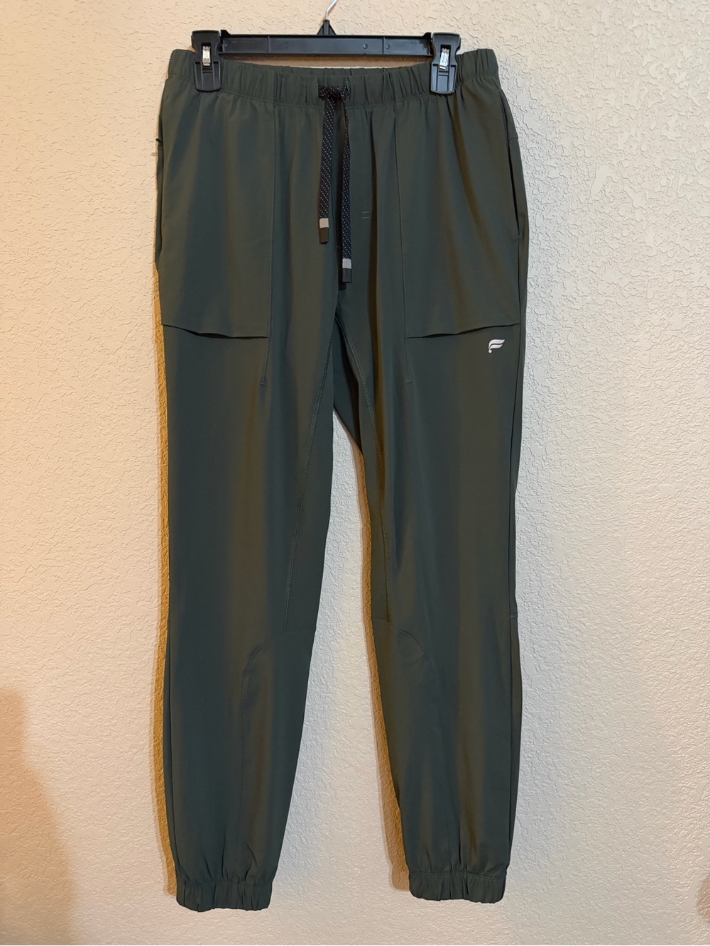 Fabletics Women’s Olive Green Athletic Jogger Pants